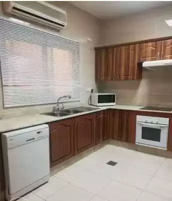 yerleşim Hazır Mülk 2 yatak odası U/F Apartman  kiralık içinde Al Sadd , Doha #7312 - 1  image 